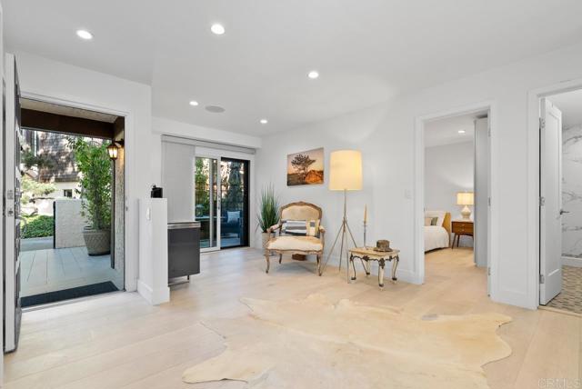 2191 Caminito Del Barco, Del Mar CA: https://media.crmls.org/mediaz/19e5d418-2b61-4d7c-ba1c-a4b1ca2d8378.jpg