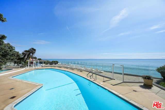 22548 Pacific Coast Highway, Malibu CA: https://media.crmls.org/mediaz/19e5e80f-a3ec-4266-914a-8f16d9c455f2.jpg