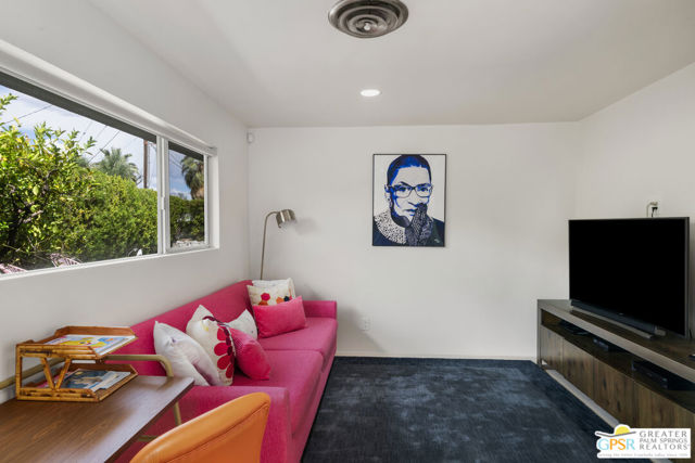 780 S Palo Verde Avenue, Palm Springs CA: https://media.crmls.org/mediaz/19e611b5-4d93-43ae-96b1-f8b16abe6593.jpg