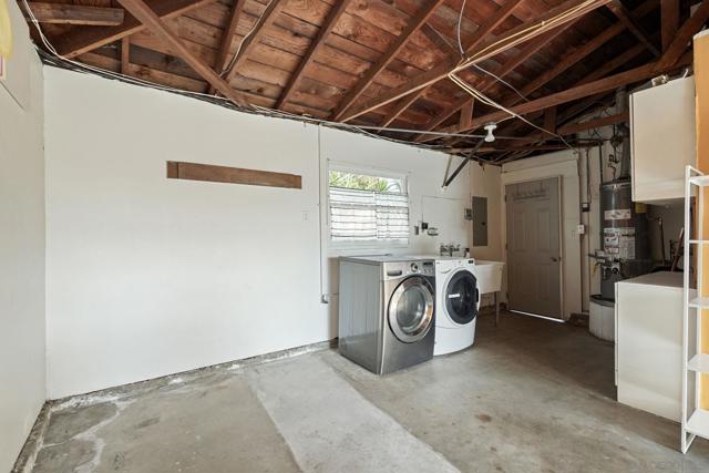 Image 24 of 29 For 5277 Cass St