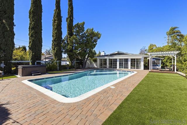 13430 Sagewood Drive, Poway CA: https://media.crmls.org/mediaz/19e62b98-d7bb-408f-9b06-0dfa3792007c.jpg