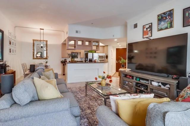 Image 11 of 29 For 655 India Street 320