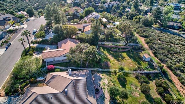 15720 Zeigler Court, Ramona CA: https://media.crmls.org/mediaz/19e83a3d-cc9a-4f21-bd44-904d253f9f6b.jpg