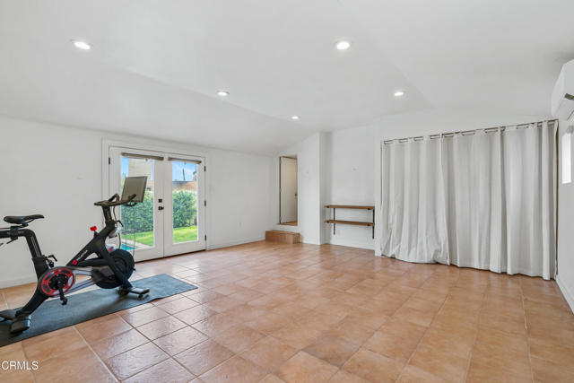 1813 N Avenue 55, Los Angeles CA: https://media.crmls.org/mediaz/19e8afad-7e30-4241-a73c-b2cb08cc91fe.jpg
