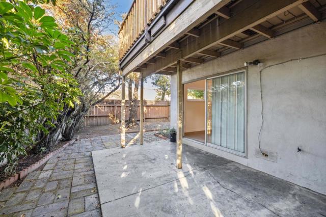 900 Toyon Drive, Burlingame CA: https://media.crmls.org/mediaz/19e8e631-322d-4ba9-a12e-a27c7d0e8abc.jpg