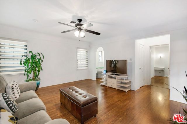 3408 W Martin Luther King Jr Boulevard, Los Angeles CA: https://media.crmls.org/mediaz/19e937a7-da25-40a2-959f-63ee575f8538.jpg