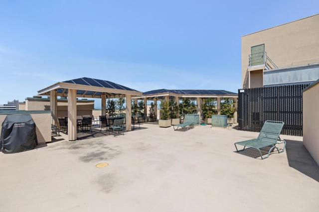 555 Laurel Avenue, San Mateo CA: https://media.crmls.org/mediaz/19e95f98-cc11-487c-ade8-b1c4a8da99ad.jpg