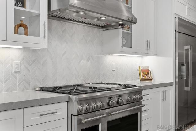 8416 Hidden Cove Way, San Diego CA: https://media.crmls.org/mediaz/19ea5ce9-0c20-4dc9-a0d9-eb2ce4ce6d48.jpg