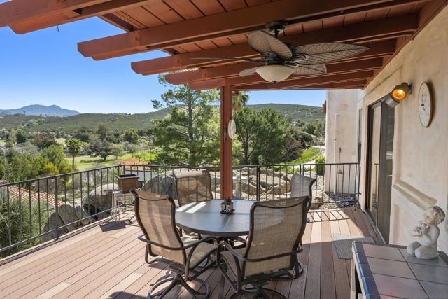 15519 Calistoga Dr., Ramona CA: https://media.crmls.org/mediaz/19ea9d31-6f49-4cb6-b33c-f0ca26272fc0.jpg