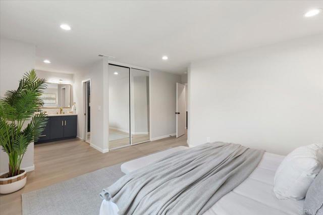 7911 Terraza Disoma, Carlsbad CA: https://media.crmls.org/mediaz/19ec8b8b-f966-4309-8b9a-c895a4065039.jpg