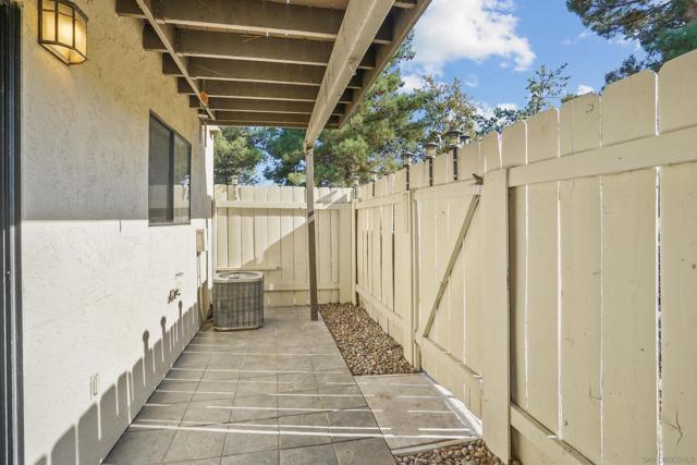 Image 14 of 41 For 2642 Alpine Blvd  A