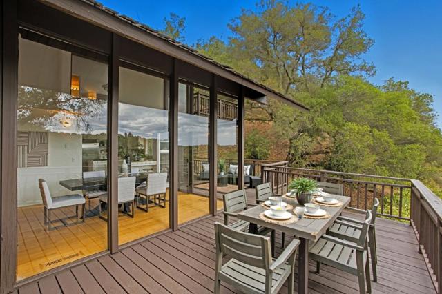 435 Golden Oak Drive, Portola Valley CA: https://media.crmls.org/mediaz/19eda10c-b666-4208-84c1-bd9703c2d9c7.jpg