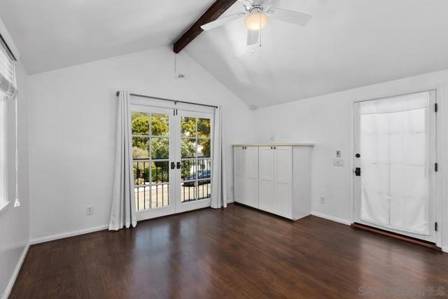 7728 Ludington Pl, La Jolla CA: https://media.crmls.org/mediaz/19ee3928-b6d4-47fc-a67a-e3ade5142148.jpg