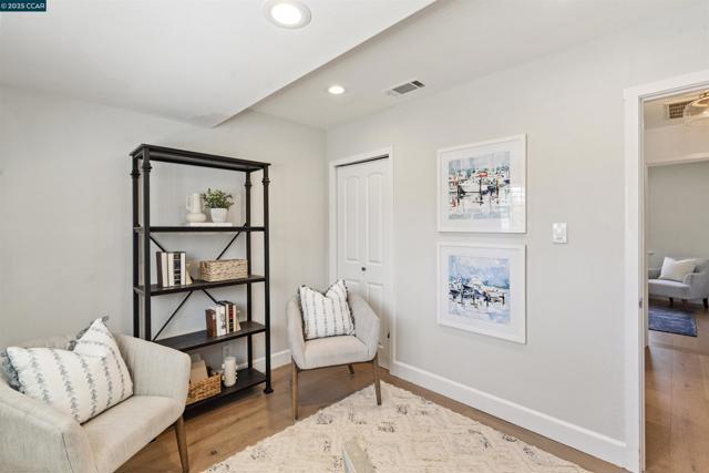 273 Valle Vista Dr, Danville CA: https://media.crmls.org/mediaz/19efb189-bc7c-44d6-b9ed-f8bf04d7b572.jpg