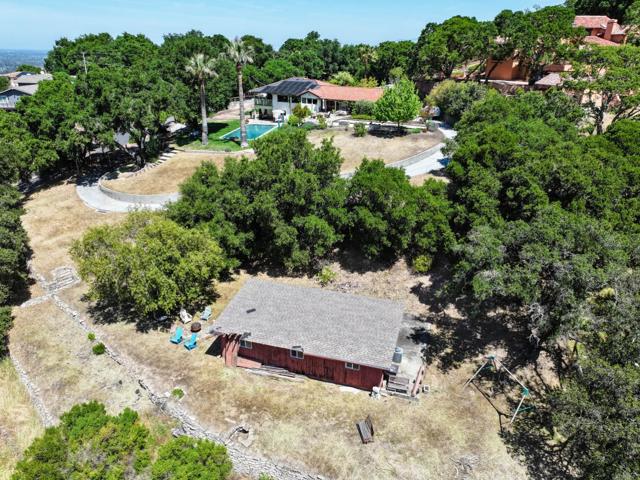 15315 Kennedy Road, Los Gatos CA: https://media.crmls.org/mediaz/19efc577-a21b-4872-a9cb-1f493f711504.jpg