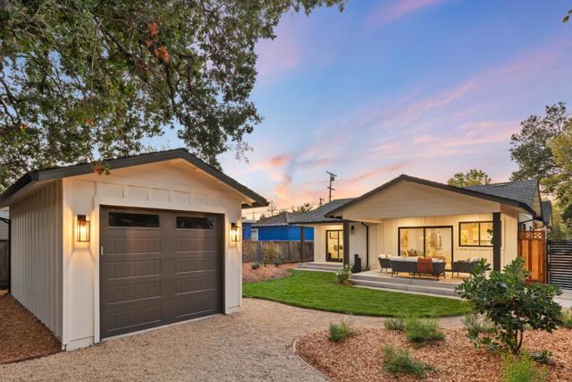 620 Iris Street, Redwood City CA: https://media.crmls.org/mediaz/19f081d0-54ff-4029-931c-af22da00e779.jpg