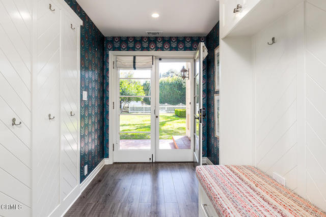 Detail Gallery Image 23 of 72 For 1230 Hillside Rd, Pasadena,  CA 91105 - 8 Beds | 6/3 Baths