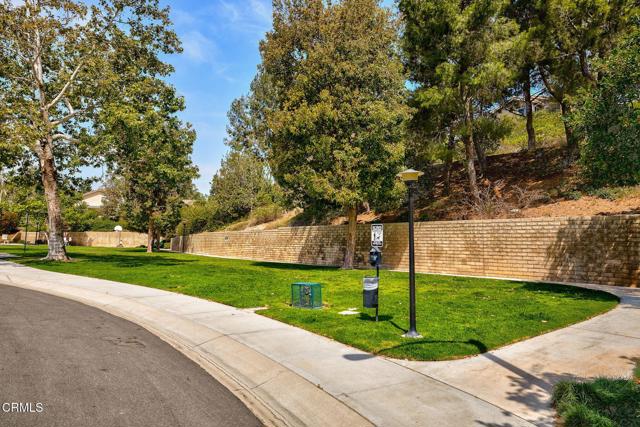 5004 Ladera Vista Drive, Camarillo CA: https://media.crmls.org/mediaz/19f0aa64-f849-42c5-b7a3-abe28210f7c1.jpg