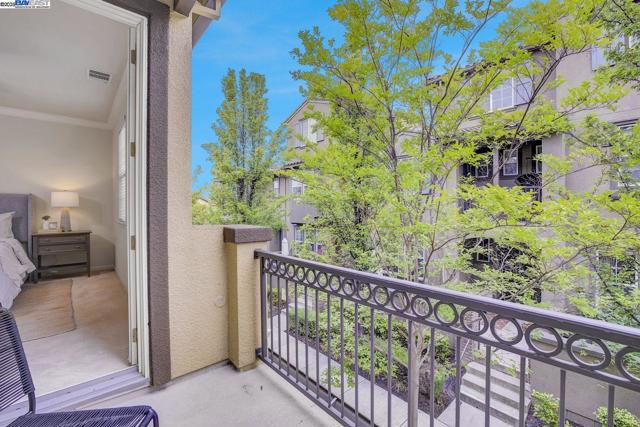 5092 Fioli Loop, San Ramon CA: https://media.crmls.org/mediaz/19f115dd-93f5-4b82-846e-1df457b04279.jpg