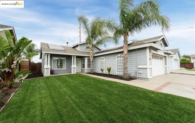 656 Miller Dr, Oakley CA: https://media.crmls.org/mediaz/19f127d4-e3ed-4f2e-a7ed-74f3484bd42d.jpg