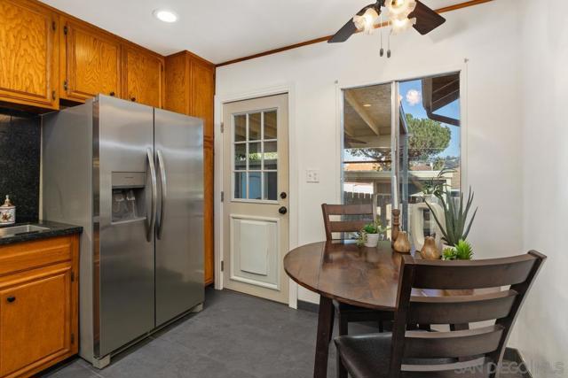 2707 Sweetwater Rd, Spring Valley CA: https://media.crmls.org/mediaz/19f17326-1d75-4deb-9703-4bd67592fac2.jpg