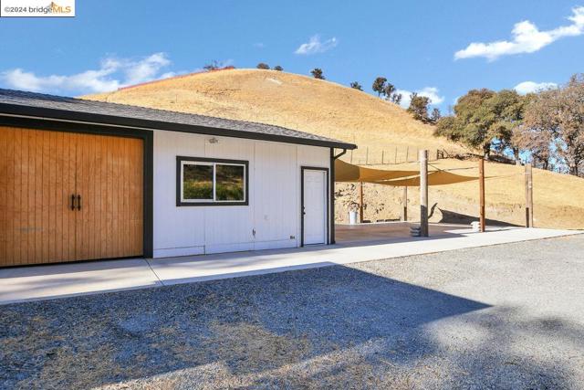 Image 40 of 51 For 16800 Marsh Creek Rd