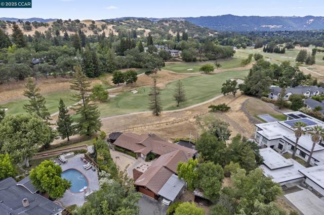 47 Bella Vista Ct, Diablo CA: https://media.crmls.org/mediaz/19f234e6-61cb-40a4-a231-094bba364152.jpg