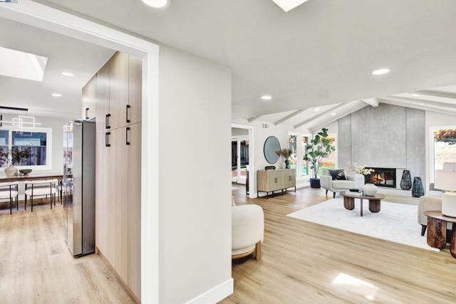 3613 perada dr, Walnut Creek CA: https://media.crmls.org/mediaz/19f2fb81-b1df-4d55-88e9-1dfbc224b70d.jpg