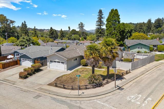 3560 Sevilla Drive, Soquel CA: https://media.crmls.org/mediaz/19f30e5d-f8ec-49a5-a041-2277c4e654fd.jpg
