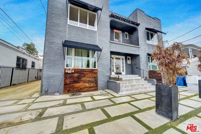 1216 N Kenmore Avenue, Los Angeles CA: https://media.crmls.org/mediaz/19f34991-f44d-49e7-b308-46ffb5a86dde.jpg