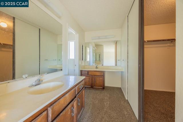 139 Thrush Ct, Hercules CA: https://media.crmls.org/mediaz/19f3595e-c036-4de7-a3bd-ac8cf106216a.jpg