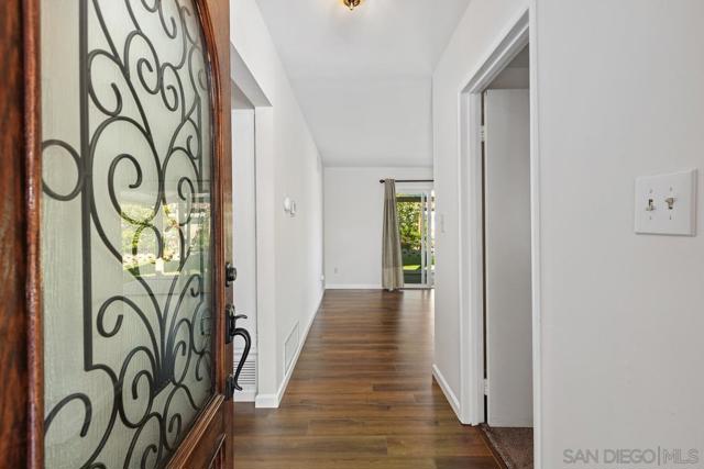 6289 Lake Arago Ave, San Diego CA: https://media.crmls.org/mediaz/19f4095a-7b96-4ca9-8666-0200773dbdd0.jpg