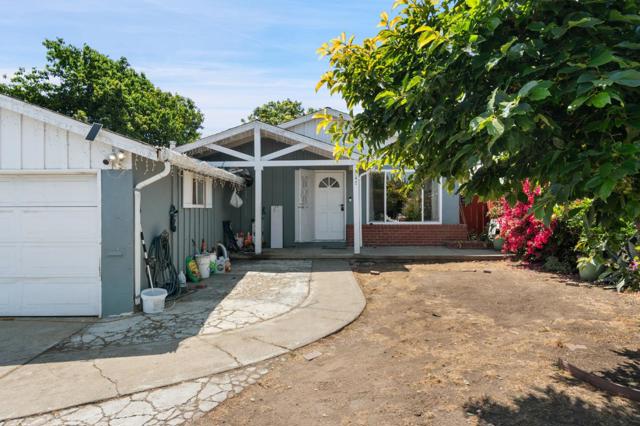 2547 Hazelwood Way, East Palo Alto CA: https://media.crmls.org/mediaz/19f424e0-2d5a-4a30-827e-715f3d97bcab.jpg