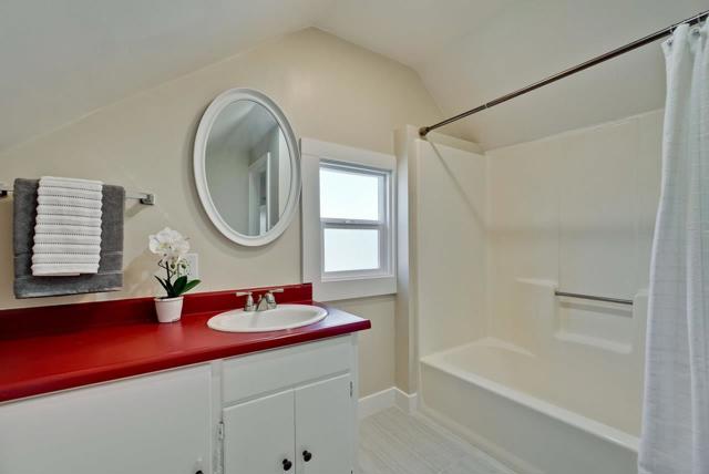 Image 17 of 20 For 1646 Catherine Street