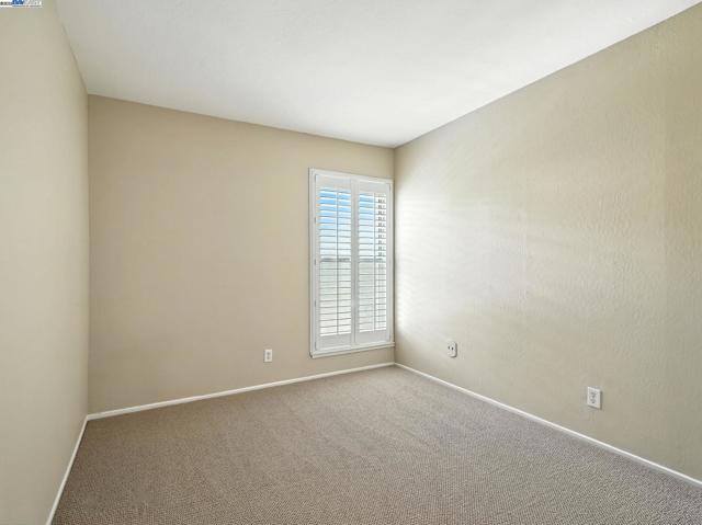 727 Sandpiper Cmn, Livermore CA: https://media.crmls.org/mediaz/19f4c2cb-ce63-4fc4-b45f-976ad2c69ee7.jpg