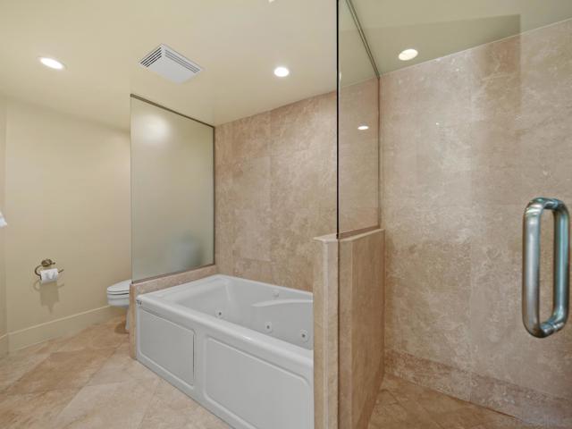 1810 Avenida Del Mundo, Coronado CA: https://media.crmls.org/mediaz/19f63d7b-5a7f-4d00-85d1-256ef68c0cfc.jpg