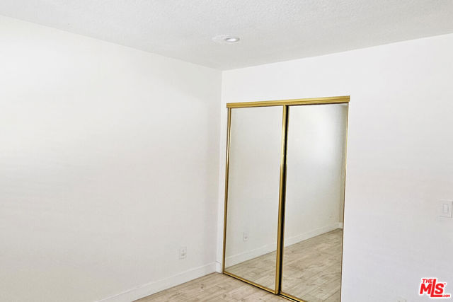 18130 Oxnard Street, Tarzana CA: https://media.crmls.org/mediaz/19f6c9ec-52b6-490f-8757-95a644047155.jpg