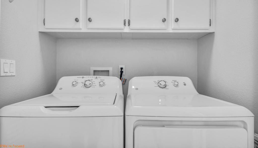https://media.crmls.org/mediaz/19f6f2a6-d439-444a-a187-d8501cf4662c.jpg?preset=X-Large