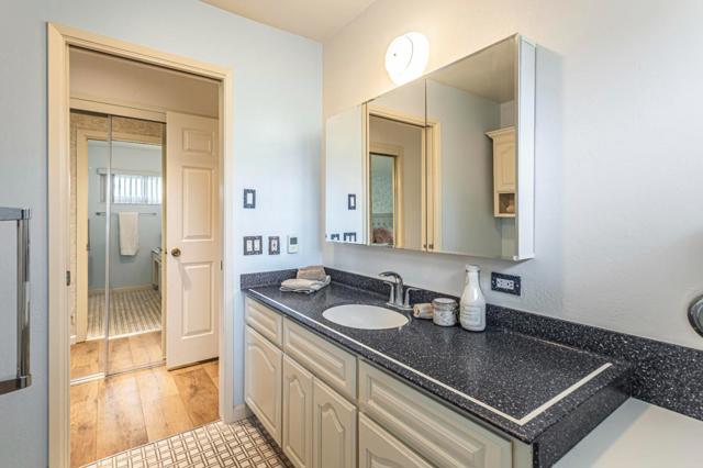 690 Ridgemark Drive, Hollister CA: https://media.crmls.org/mediaz/19f787ca-91bd-4f2e-8991-85fa706fd077.jpg