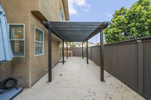 2194 Honeybee Street, Chula Vista CA: https://media.crmls.org/mediaz/19f7ea96-7a4b-4a63-bb51-8c559f0884c4.jpg