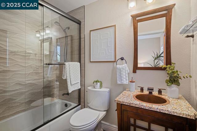 260 Edinburgh Cir, Danville CA: https://media.crmls.org/mediaz/19f80db4-660d-4736-8beb-43ee3e9980cf.jpg