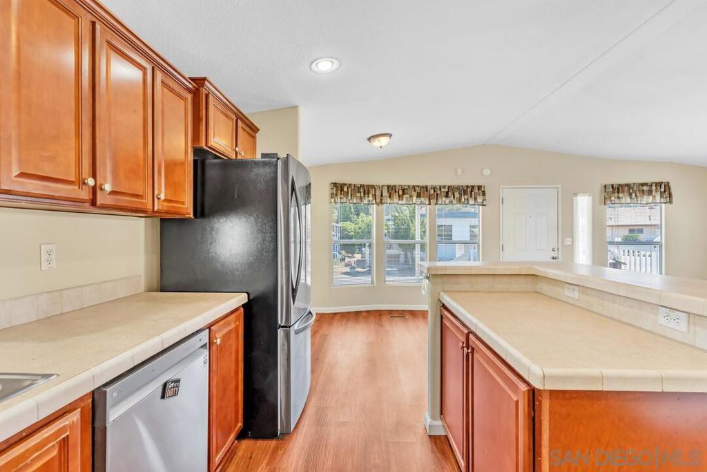 MLS #250039020SD image #11