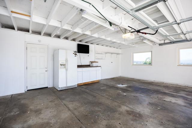 1148 Emerald Heights Rd, El Cajon CA: https://media.crmls.org/mediaz/19f955b4-9904-4c1f-9bce-e97e000268a5.jpg