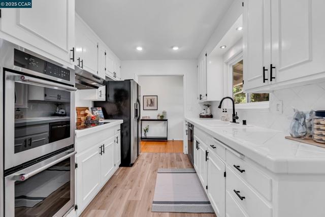 57 Jemco Ct, Pleasant Hill CA: https://media.crmls.org/mediaz/19f98e87-5a5a-49c6-8a87-8d2691183377.jpg
