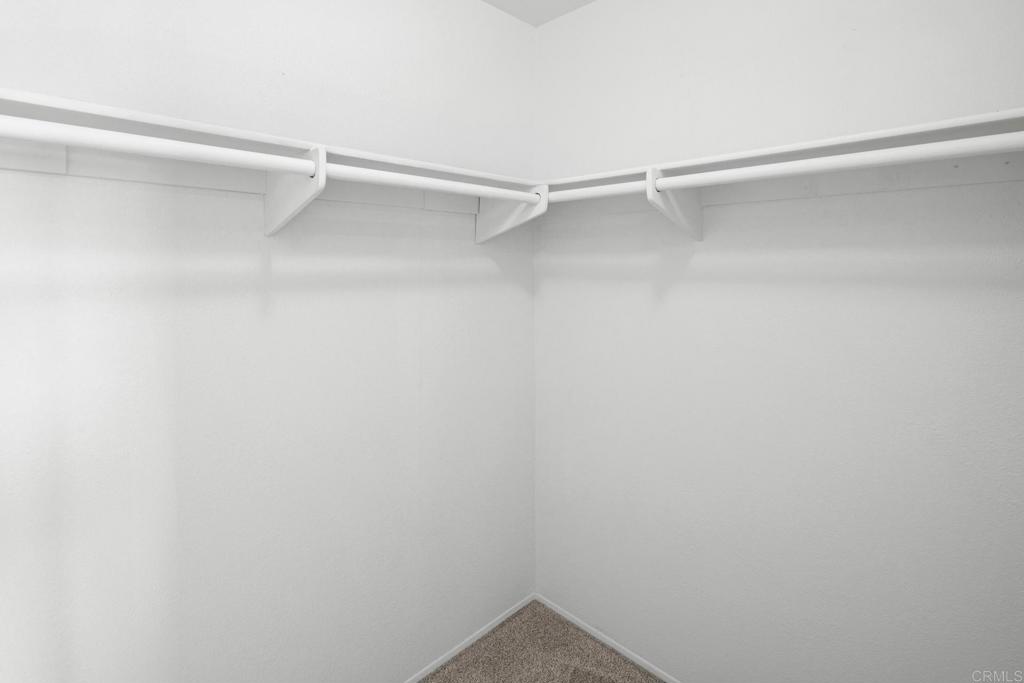 https://media.crmls.org/mediaz/19fa1d87-41ad-462d-b000-2f10a309e842.jpg?preset=X-Large