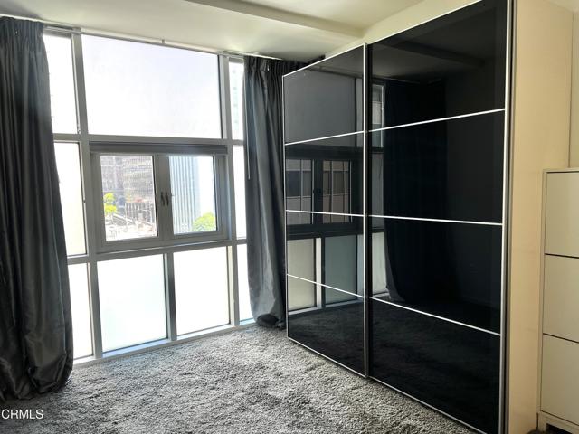 630 W 6th Street, Los Angeles CA: https://media.crmls.org/mediaz/19fa5c34-7dcc-4086-84b5-62dd04b644c6.jpg