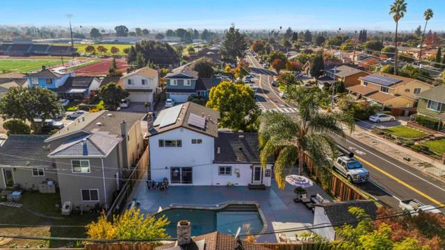 1702 Mount Rushmore Drive, San Jose CA: https://media.crmls.org/mediaz/19fa9d9c-f122-4283-a435-3764e9ef2452.jpg