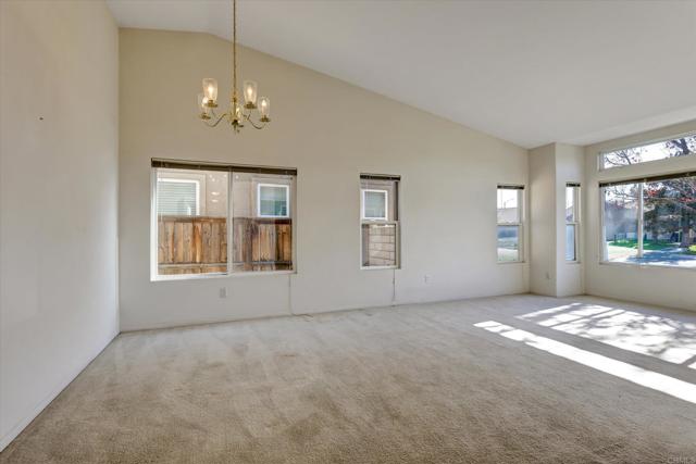Detail Gallery Image 10 of 42 For 22929 via Santana, Nuevo,  CA 92567 - 4 Beds | 2 Baths