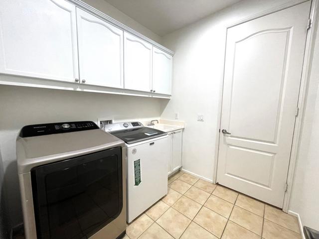 81449 Avenida Romero, Indio CA: https://media.crmls.org/mediaz/19fbff22-eabc-49de-8c6a-10164e1ec00c.jpg