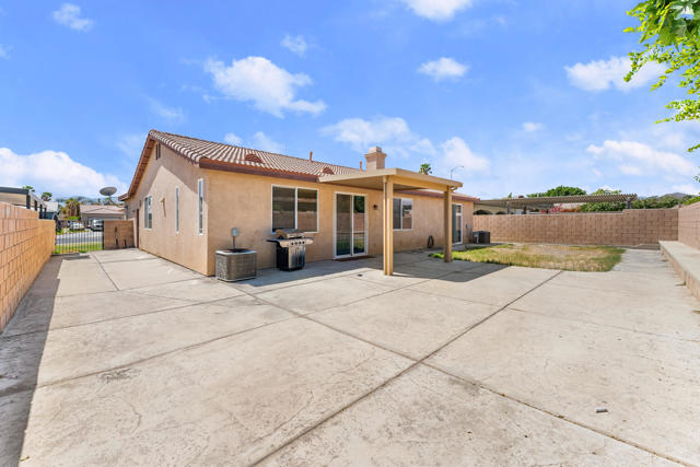 80722 Diamondback Trail, Indio CA: https://media.crmls.org/mediaz/19fccd04-26c9-4fb5-aeb9-c45ae67c0e77.jpg